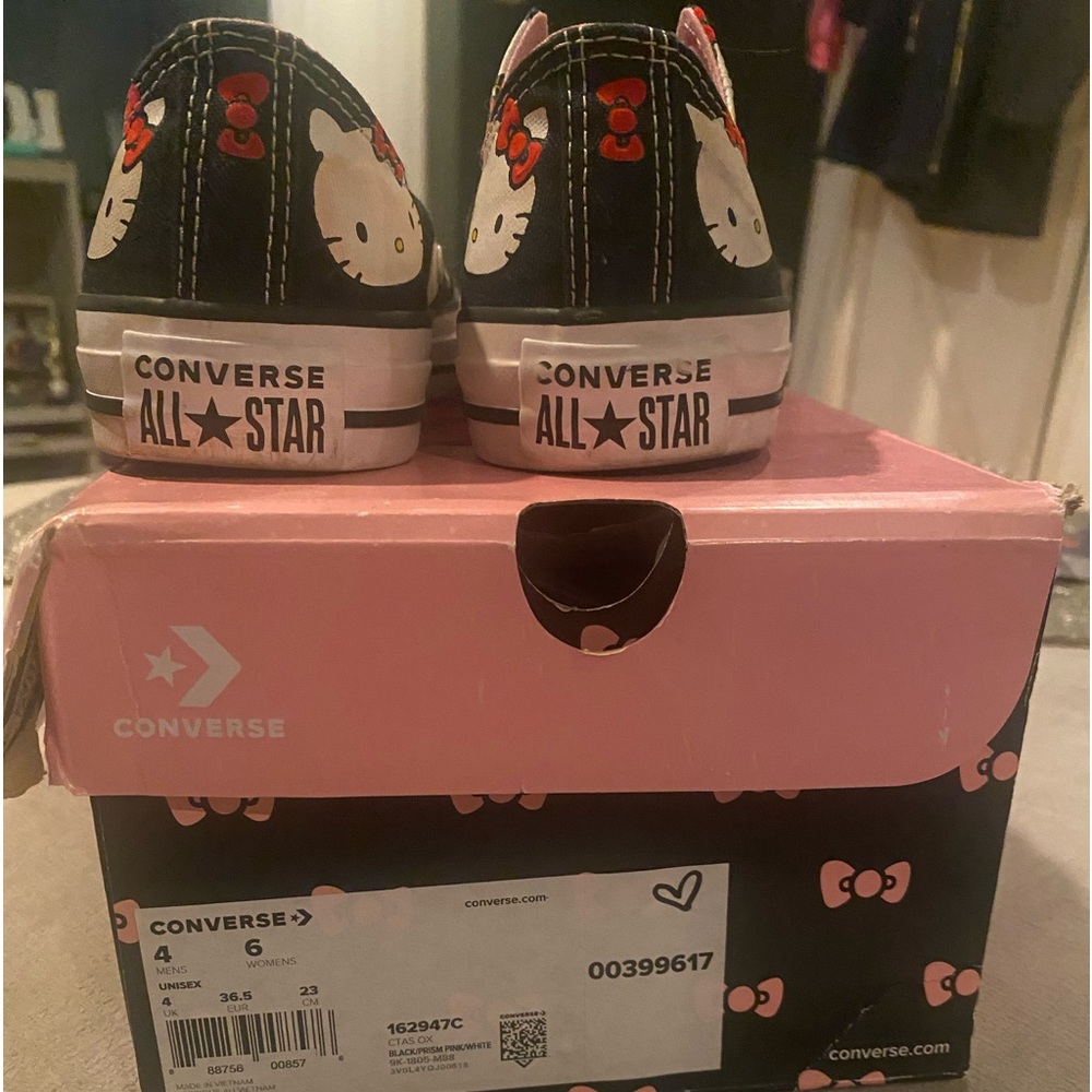 converse hello kitty sneakers woman’s size 6